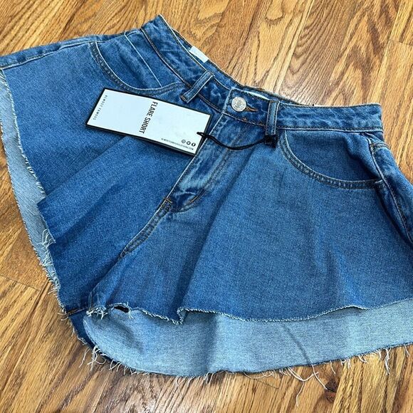 Almost Famous Flare Short Shorts Raw Hem high waist size 5 NWT new with tags - Picture 2 of 10